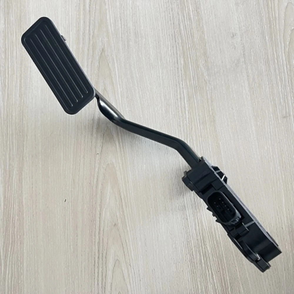 Car Parts Pedal Accelerator 15150990 for Isuz