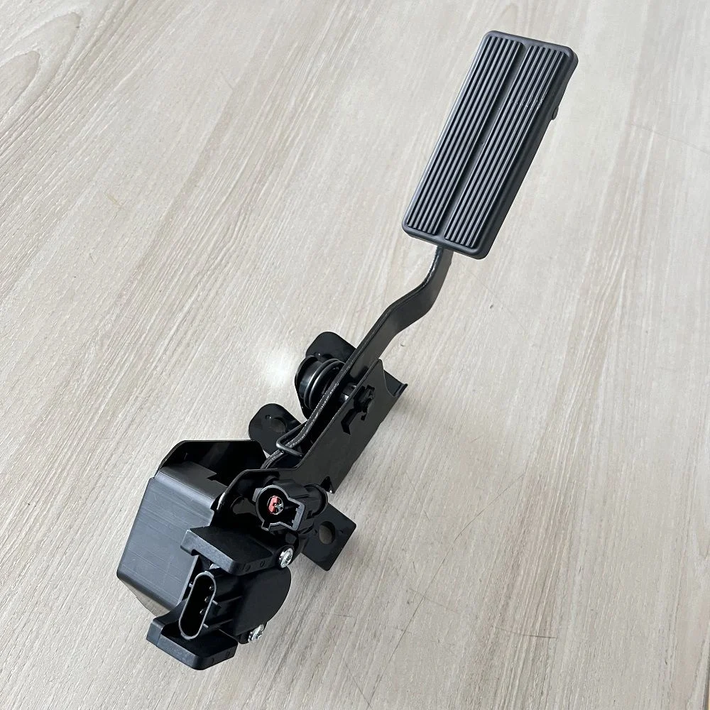 This is Truck Parts Accelerator Pedal F81z9f836ab F81z9f836AA for Ford Super Duty F250 350 photo