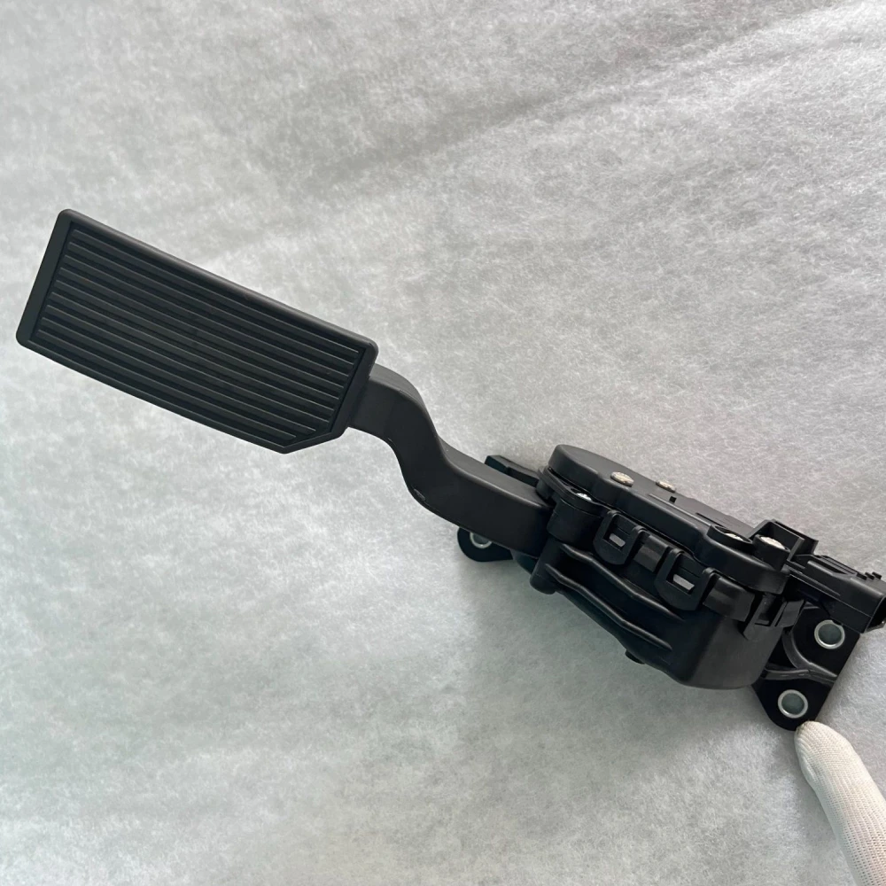 180024z800 180027y000 Electric Accelerator Pedal for Nissan Altima (06-04) Nissan Maxima (06-04) Nissan Sentra (06-03)