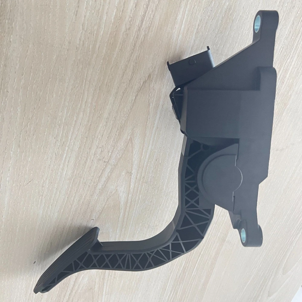 This is Aps255s Electric Accelerator Pedal for Chevrolet Aveo (08-06) Chevrolet Aveo5 (08-06) Pontiac G3 (08-07) photo