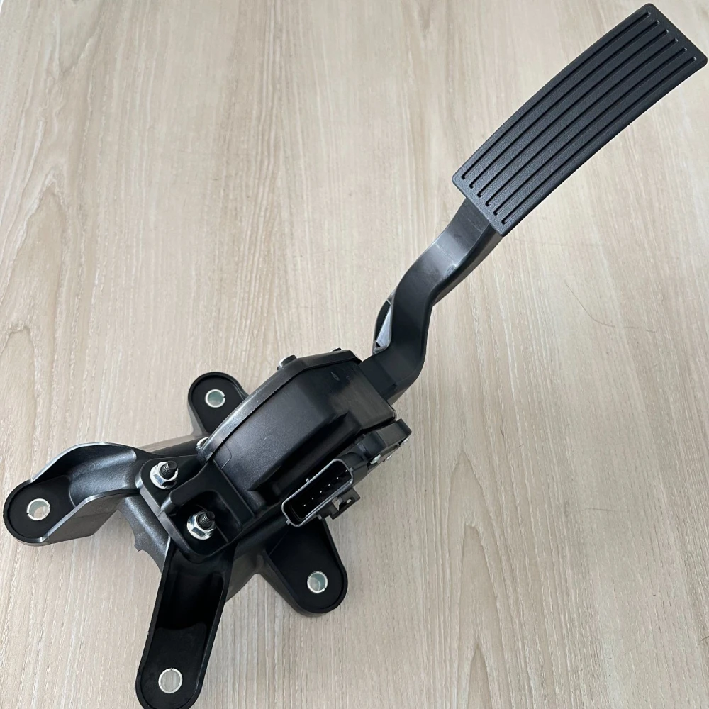 This is a picture of Auto Parts OE 327000A300 Electronic Accelerator Pedal for Hyundai Sonata (09-04)