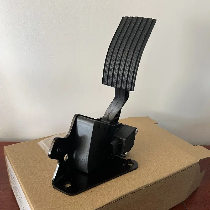 Truck Parts Accelerator Pedal 2606578c91 for IC Corporation