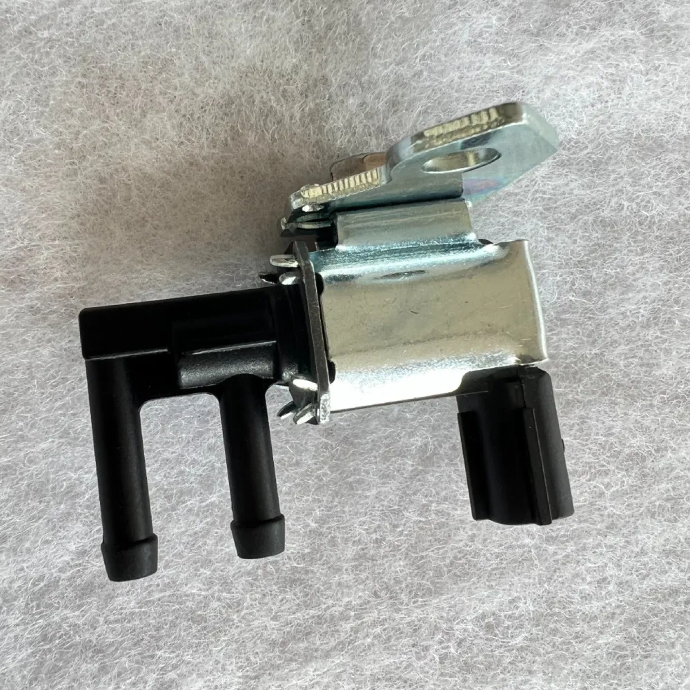 This is Auto Parts Engine Parts Evaporative Emissions Vapor Canister Purge Valve 16102AA300 for 2002-05 Subaru Impreza photo