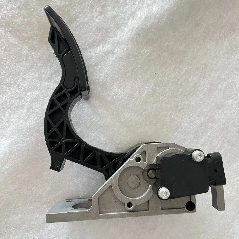 Trcuk Parts Accelerator Pedal Assembly 82734051 for Mack Mru 2010-2016