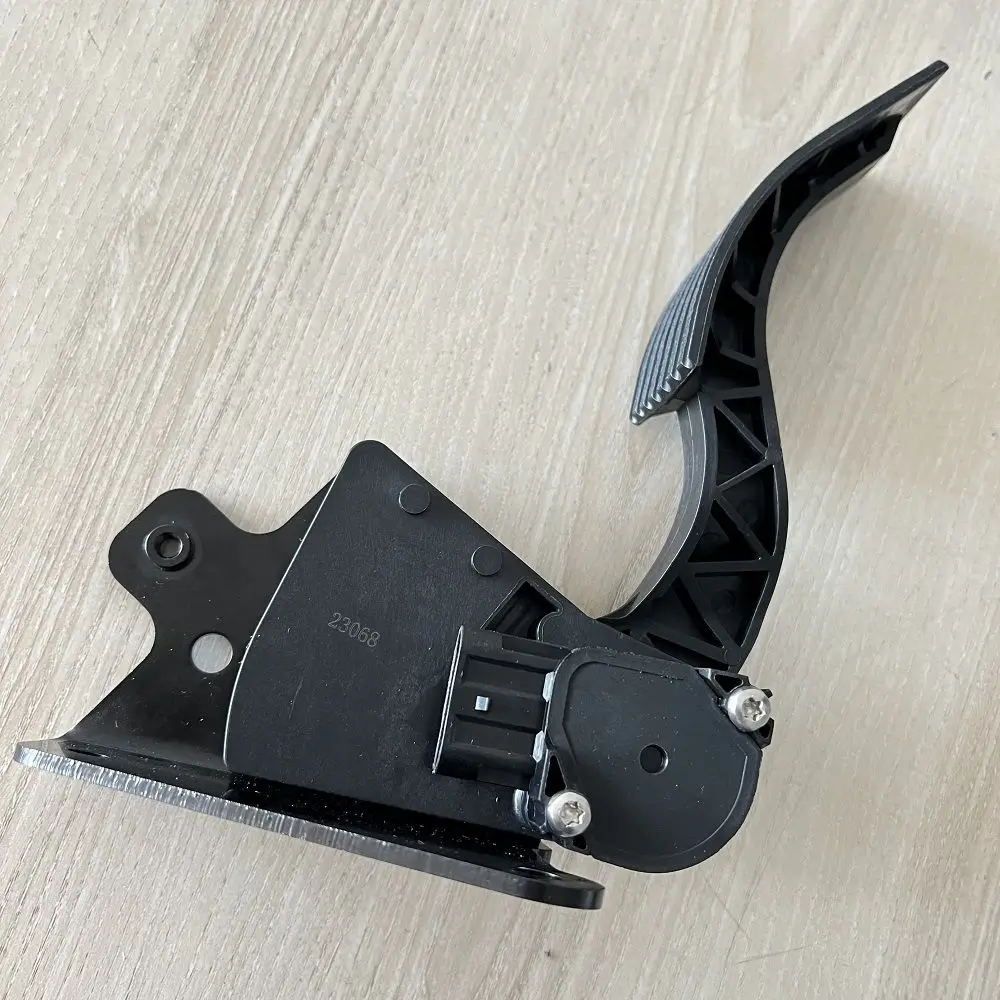 Truck Parts Foot Control Pedal for International Navistar 2596214c92