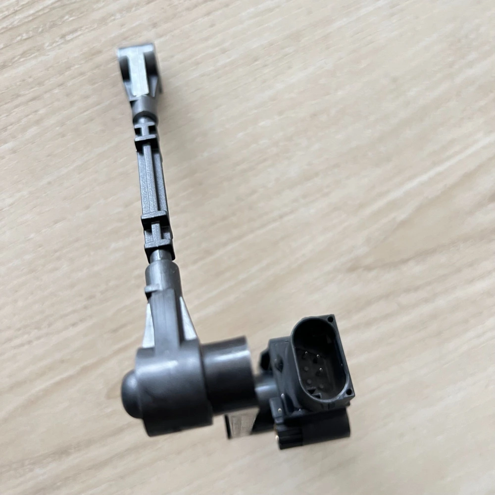 Auto Parts Height Level Sensor Lr014065 Lr023648 for 10-18 Land Rover Discovery Discovery Sport Lr4 Range Rover Sport