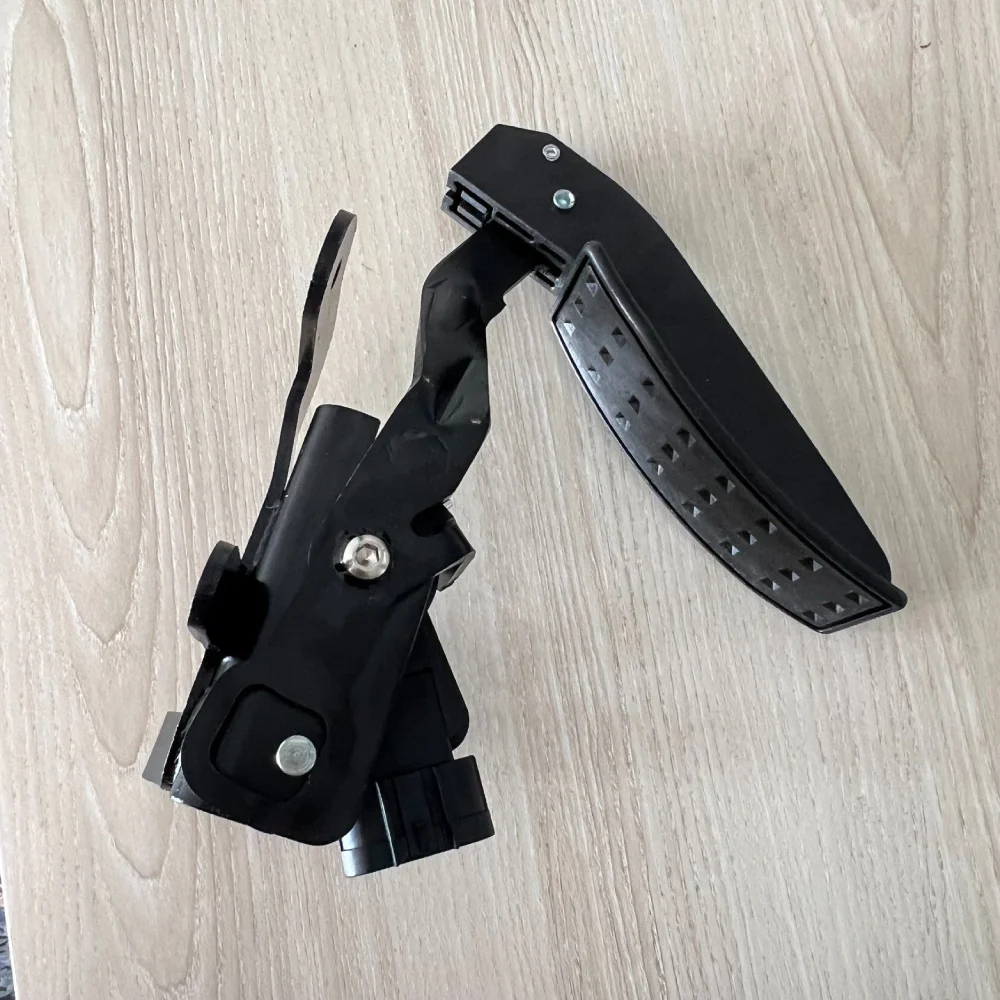 25838049 15263218 15860872 Electric Accelerator Pedal for Cadillac Srx (09-04) Cadillac Sts (11-05)