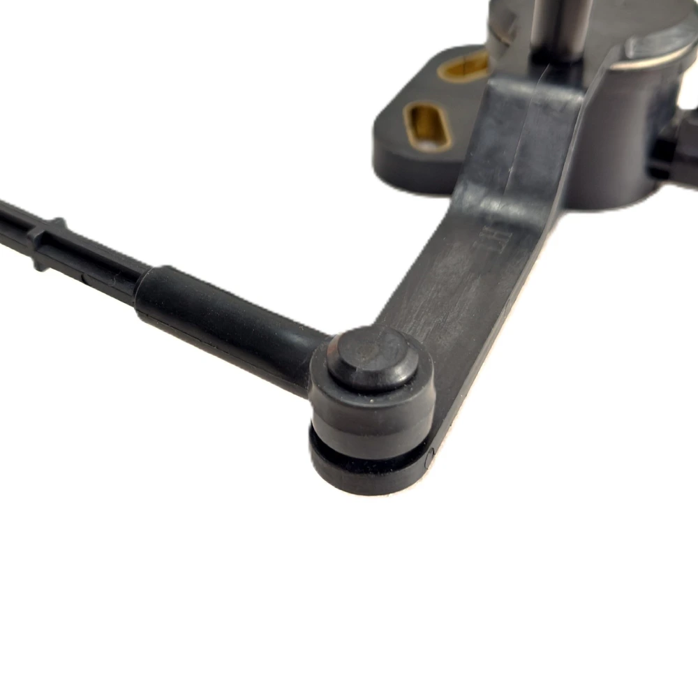 Auto Parts Original Air Suspension Ride Height Level Sensor 15070506 for Replace